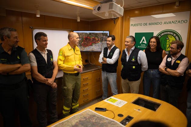 The President of the Regional Government Visits the Command Post for the Niebla Fire The President of the Regional Government of Andalusia, Juanma Moreno, during his visit to the command post for the Niebla fire August 16, 2026, in Niebla, Huelva, Andalusia, Spain The president of the Andalusian Regional Government, Juanma Moreno, is visiting the command post for the Niebla wildfire this Sunday to provide an update on the fire that broke out on August 6, 2026. August 16, 2026, Niebla, Huelva, Andalusia. Niebla, Huelva, Andalusia, Spain  Copyright: xClaraxCarrascox 7716249