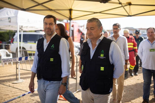 The President of the Regional Government Visits the Command Post for the Niebla Fire The President of the Regional Government of Andalusia, Juanma Moreno, along with the Regional Minister of the Presidency, Health and Emergencies for the Andalusian Regional Government, Antonio Sanz, during their visit to the command post for the Niebla wildfire on August 16, 2026, in Niebla, Huelva, Andalusia, Spain. The President of the Andalusian Regional Government, Juanma Moreno, visited the Niebla fire command post this Sunday to provide an update on the fire that broke out on August 6, 2026. August 16, 2026, Niebla, Huelva, Andalusia. Niebla, Huelva, Andalusia, Spain  Copyright: xClaraxCarrascox 7716272