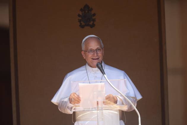 IPA87534751 - CASTEL GANDOLFO (RM) - Italy, August 16, 2026: Pope Leo XIV leads the Angelus prayer from the papal residence overlooking Piazza della LibertÃ in Castel Gandolfo, addressing the faithful and pilgrims who have come from various locations to participate in the traditional Sunday event. At the conclusion of the prayer, the Pontiff greets those present and imparts the Apostolic Blessing.  Copyright: xmarcoxiacobuccix xmarcoxiacobuccix 87534751