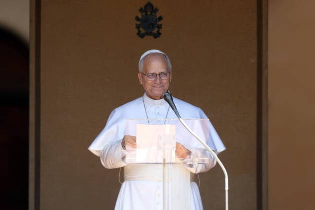 IPA87534836 - CASTEL GANDOLFO (RM) - Italy, August 16, 2026: Pope Leo XIV leads the Angelus prayer from the papal residence overlooking Piazza della LibertÃ in Castel Gandolfo, addressing the faithful and pilgrims who have come from various locations to participate in the traditional Sunday event. At the conclusion of the prayer, the Pontiff greets those present and imparts the Apostolic Blessing.  Copyright: xmarcoxiacobuccix xmarcoxiacobuccix 87534836