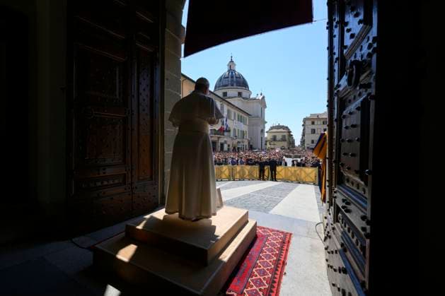 ITALY - POPE LEO XIV DURING THE ANGELUS PRAYER IN PIAZZA DELLA LIBERTA IN CASTEL GANDOLFO - 2026 8 16 Italy, Castel Gandolfo , Vatican, 2026 8 16 Pope Leo XIV during the Angelus prayer in Piazza della Liberta in Castel Gandolfo, near Rome EDITORIAL USE ONLY - NO BOOKS Copyright: xVATICANxMEDIAx