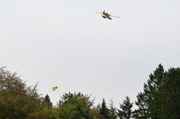 Fire in the Belgian High Fens JALHAY, BELGIUM - AUGUST 16 : A water bomber aircraft on the dam of Eupen during an important fire that has broken out in the Belgian High Fens on August 16, 2026 in Jalhay, Belgium, 16 08 2026 Jalhay Belgium  Copyright: xDhax