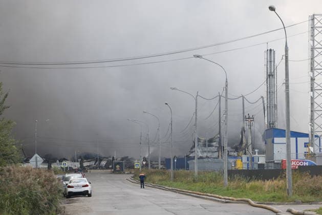 Ukrainian drone attack on Moscow MOSCOW, RUSSIA - AUGUST 16: Black smoke rise from a distribution warehouse near Moscow, Russia after Ukraine s drone attack on August 16, 2026. At least seven people were killed and 13 injured in Ukrainian drone attacks across Russia, while three people were killed and 23 injured in Russian strikes across Ukraine, officials on both sides. Stringer Anadolu Moscow Russia. Editorial use only. Please get in touch for any other usage.  Copyright: x2026xAnadoluxStringerx