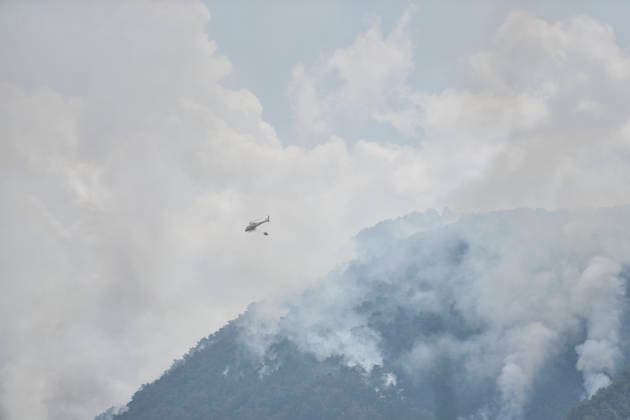 The response team for the Riglos, Huesca, wildfire reaches 1,000 personnel after a calmer night. A helicopter during wildfire suppression efforts on August 16, 2026, in Las Penas de Riglos, Huesca, Aragon, Spain The response team deployed to the forest fire in Las Penas de Riglos, Huesca, reached a record total of 1,000 personnel this Sunday, with the addition of 100 French firefighters and between 35 and 40 aircraft, after last night proved to be calmer, with high humidity and little wind, and the fire’s perimeter has not expanded significantly. The fire has burned more than 16,600 hectares, forced the evacuation of 19 villages, and led to the evacuation of more than 1,000 people. AUGUST 16, 2026 FOREST FIRE Veró Las Penas de Riglos, Hues  Copyright: xVeronicaxLacasax 7716703