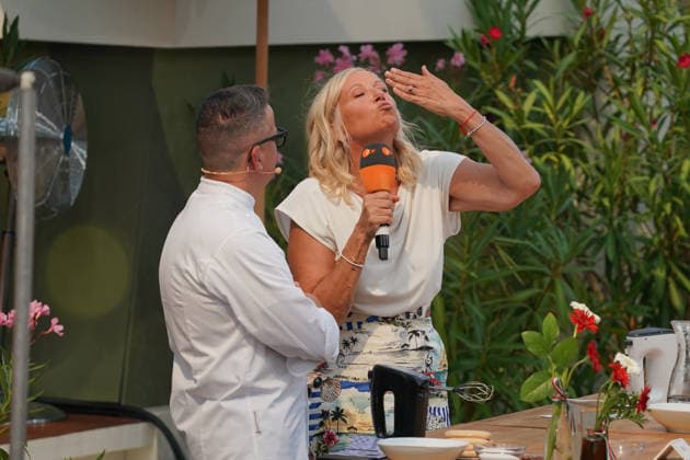 ZDF-Fernsehgarten 2026. Andrea (Kiwi) Kiewel und Maximilian Zedelmeier im ZDF Fernsehgarten mit dem Motto Italo-Schlager am 16.08.2026 in Mainz. Mainz ZDF Fernsehgarten Rheinland-Pfalz *** ZDF Fernsehgarten 2026: Andrea Kiwi Kiewel and Maximilian Zedelmeier on ZDF Fernsehgarten, themed Italo Schlager, on August 16, 2026, in Mainz, Rhineland-Palatinate