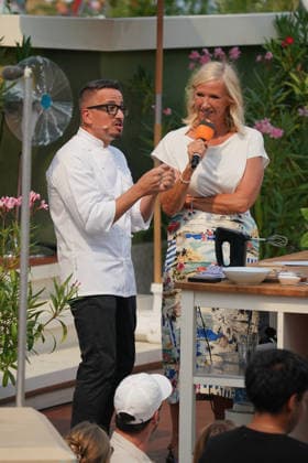 ZDF-Fernsehgarten 2026. Andrea (Kiwi) Kiewel und Maximilian Zedelmeier im ZDF Fernsehgarten mit dem Motto Italo-Schlager am 16.08.2026 in Mainz. Mainz ZDF Fernsehgarten Rheinland-Pfalz *** ZDF Fernsehgarten 2026: Andrea Kiwi Kiewel and Maximilian Zedelmeier on ZDF Fernsehgarten, themed Italo Schlager, on August 16, 2026, in Mainz, Rhineland-Palatinate