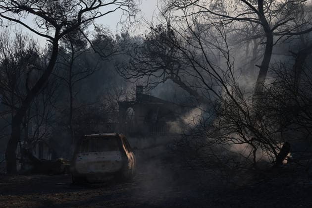 Wildfire kills 2 on Greek island of Salamina near Athens ATHENS, GREECE - AUGUST 16: A wildfire burns, on the island of Salamina, west of Athens, Greece, on August 16, 2026. Two people were found dead in a forested area of Peristeria on the Greek island of Salamina, where a wildfire broke out around noon Sunday, local media reported. Costas Baltas Anadolu Athens Greece. Editorial use only. Please get in touch for any other usage.  Copyright: x2026xAnadoluxCostasxBaltasx