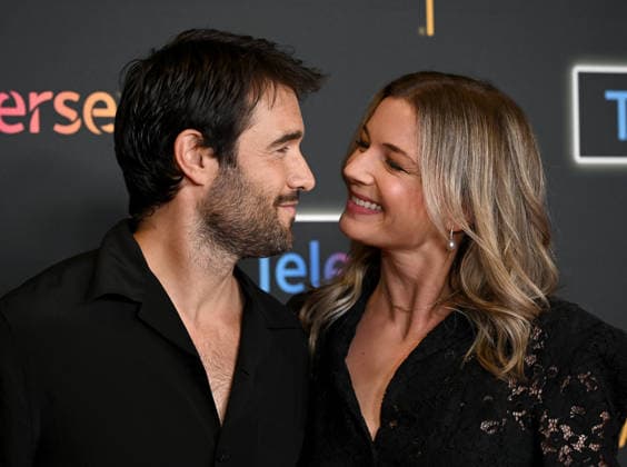 Televerse 2026 - Day 3 Josh Bowman and Emily VanCamp arriving to Televerse 2026 - Day 3 held at the JW Marriot Hotel on August 16, 2026 in Los Angeles, CA. Los Angeles JW Marriot Hotel at L.A. Live California USA Copyright: xLeexWattx xAFF-USA.COMx