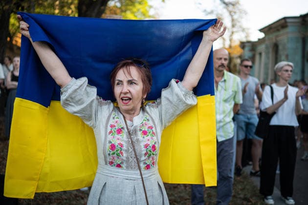 Thousands protest against dismissal of Ukrainian Defense Minister Fedorov in Kyiv KYIV, UKRAINE - AUGUST 16: Thousands attend a rally to protest the dismissal of the Defense Minister of Ukrainem Mykhailo Fedorov in Kyiv, Ukraine, on August 16, 2026. Mykhailo Fedorov was dismissed from the post of the Defense Minister of Ukraine after six moinths at post by the President of Ukraine Volodymyr Zelenskyi in June, 2026 and this decision sparked protests across Ukraine that continue since then. Danylo Antoniuk Anadolu Kyiv Ukraine. Editorial use only. Please get in touch for any other usage.  Copyright: x2026xAnadoluxDanyloxAntoniukx