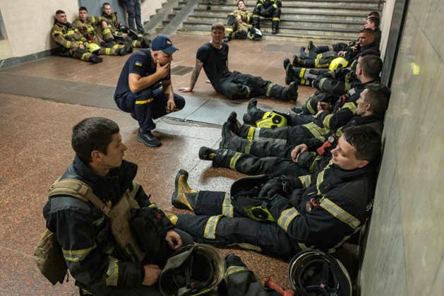 Russian Attack Destroys Ukraine s Largest Book Market In Kyiv Firefighters who battled the blaze at a book market shelter in a metro station during another air raid alert in Kyiv, Ukraine, on August 16, 2026. Two people were reported injured. Kyiv Ukraine  Copyright: xMaxymxMarusenkox originalFilename: musiienko-notitle260816_np3MS.jpg