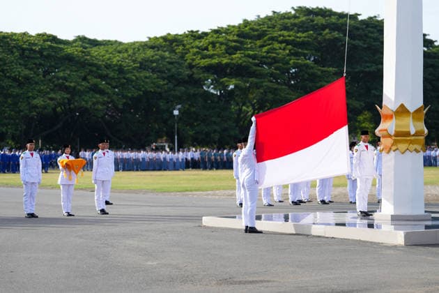 August 17, 2026, Banda Aceh, Aceh, Indonesia: The flag-raising squad performed its duties during the commemoration of the Republic of Indonesia s 81st anniversary at Blang Padang Field in Banda Aceh, Aceh Province, Indonesia, on Monday. Hundreds of students, government employees, and members of the armed forces participated in the ceremony. Banda Aceh Indonesia - ZUMAi115 20260817_zip_i115_006 Copyright: xMuhammadxIqbalx