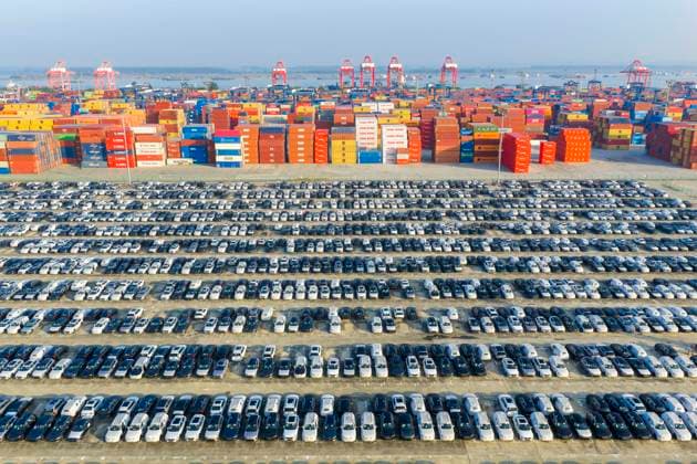 Nanjing Port Vehicles Export A large number of cars are gathering in Longtan Port Area of Nanjing Port waiting to be loaded onto ships for export in Nanjing, Jiangsu Province, China on August 17, 2026. Nanjing Jiangsu China  Copyright: xCFOTOx i1786975160102