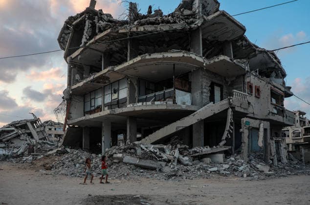 Daily Life Of Palestinians In Destroyed Area - Gaza City Pictures showing the daily life of Palestinians in the war-torn Tel al-Hawa area, Gaza City, Gaza Strip on August 16, 2026. Photo by Rizek Eldremle ABACAPRESS.COM Gaza City Palestine  Copyright: xEldremlexRizek ABACAx