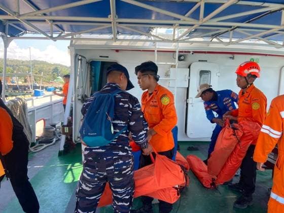 Preparation for Sea-Based Rescue Operations WURING, FLORES, EAST NUSA TENGGARA, INDONESIA AUGUST 16, 2026: National Search and Rescue Agency (BASARNAS) rescue team members prepare to depart from Wuring Port for Reo (Labuan Reo) to support search, rescue and evacuation operations following an earthquake in Flores, East Nusa Tenggara, Indonesia. Handout photo by BASARNAS JNA Press. flores Indonesia Copyright: x xEDITORx xJNAxPressx