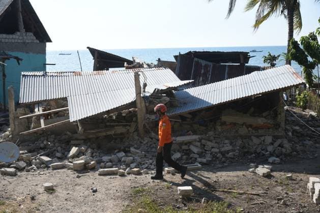 7.7-magnitude earthquake in Indonesia kills 55, injures 132 EAST MANGGARAI, INDONESIA - AUGUST 17: (----EDITORIAL USE ONLY - MANDATORY CREDIT - INDONESIAN NATIONAL SEARCH AND RESCUE AGENCY (BASARNAS) HANDOUT - NO MARKETING NO ADVERTISING CAMPAIGNS - DISTRIBUTED AS A SERVICE TO CLIENTS----) Search and rescue operations continue in East Manggarai, East Nusa Tenggara, on Monday, three days after a magnitude 7.7 earthquake struck the region on August 15th in Satar Kampas village, Lamba Leda district, East Manggarai regency, Indonesia on August 17, 2026. Joint SAR teams continued searching and evacuating victims in one of the hardest-hit areas. As of 3 p.m. local time, 55 people had died and 132 others were injured, bringing the total number  Copyright: x2026xAnadoluxBASARNASx xHandoutx