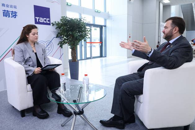 RUSSIA, REPUBLIC OF TATARSTAN - AUGUST 17, 2026: Dmitry Vorona (R), Deputy Chairman of the Economic Policy Committee, Russian Federation Council, gives an interview to TASS during the 2026 Russia-China Business Forum titled Sprouts: Russia and China Mutually Beneficial Cooperation and held at the Kazan Expo International Exhibition Centre in Bolshiye Kabany, southeast of Kazan Russia  - ZUMAt113 20260817_zaa_t113_144 Copyright: xPavelxSeleznevx