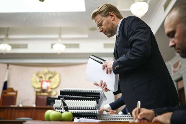 RUSSIA, MOSCOW - AUGUST 17, 2026: Yabloko Party Chairman Nikolai Rybakov (L) attends a hearing at the Russian Supreme Court on the party’s appeal to reinstate its candidate list for the upcoming 2026 Russian State Duma election. Mikhail Tereshchenko TASS  96296346