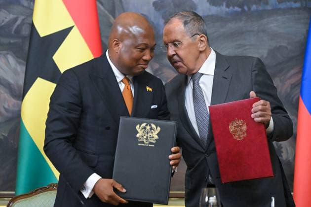 Russia Ghana 9223046 17.08.2026 Russian Foreign Minister Sergey Lavrov and Ghanaian Foreign Minister Samuel Okudzeto Ablakwa, left, attend a signing ceremony following their meeting, in Moscow, Russia. Sergey Guneev Sputnik Moscow Russia  Copyright: xSergeyxGuneevx