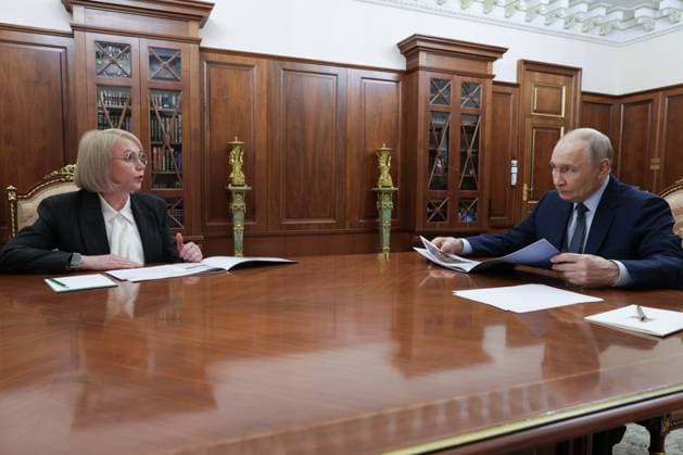 Russia Putin 9223059 17.08.2026 Russian President Vladimir Putin meets with Governor of Nenets Autonomous Area Irina Gekht at the Kremlin in Moscow, Russia. Mikhail Metzel Sputnik Moscow Russia  Copyright: xMikhailxMetzelx