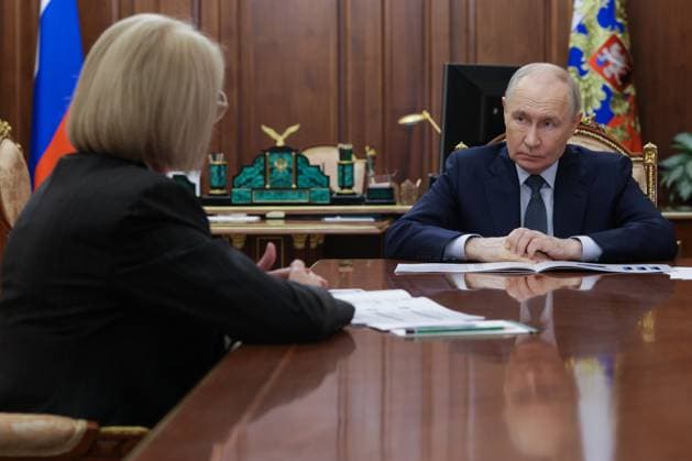 Russia Putin 9223063 17.08.2026 Russian President Vladimir Putin meets with Governor of Nenets Autonomous Area Irina Gekht at the Kremlin in Moscow, Russia. Mikhail Metzel Sputnik Moscow Russia  Copyright: xMikhailxMetzelx
