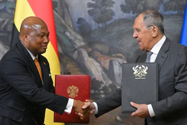 Russia Ghana 9223066 17.08.2026 Russian Foreign Minister Sergey Lavrov and Ghanaian Foreign Minister Samuel Okudzeto Ablakwa, left, attend a signing ceremony following their meeting, in Moscow, Russia. Sergey Guneev Sputnik Moscow Russia  Copyright: xSergeyxGuneevx