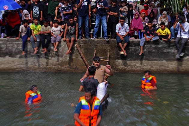 August 17, 2026, Banda Aceh, Aceh, Indonesia: Participants competed in a traditional pillow fighting contest in Banda Aceh, Aceh Province, Indonesia, on Monday, August 17, 2026. People across the country celebrated the 81st anniversary of the Republic of Indonesia s independence with various traditional games. Banda Aceh Indonesia  - ZUMAs340 20260817_zip_s340_007 Copyright: xKhairuxSyukrillahx