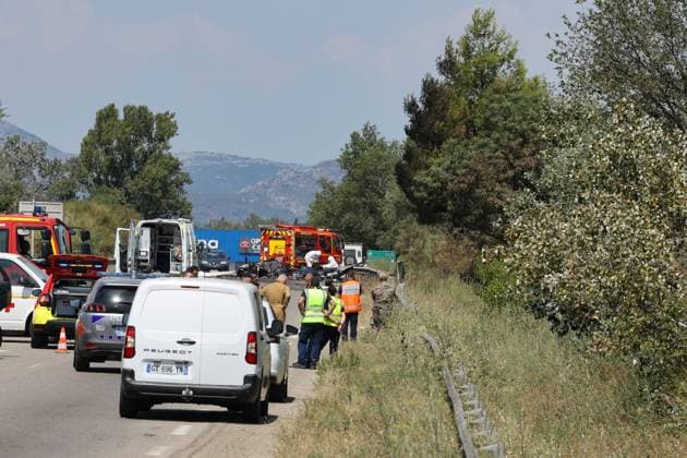 Military aircraft crash on the D113 near Salon-de-Provence PHOTOPQR LA PROVENCE Gilles BADER Marseille, August 17, 2026 Military aircraft crash on the D113 near Salon-de-Provence A military aircraft crashed in Salon-de Provence, in southern France, on August 17, following an incident during a training flight. Marseille, BDR France  Copyright: xPHOTOPQR LAxPROVENCE MAXPPPxGillesxBADERx 20260817PVL3027 20260817PVL3027