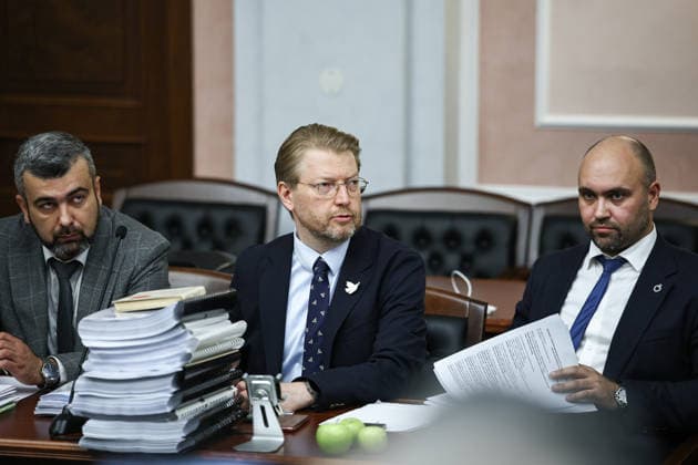 RUSSIA, MOSCOW - AUGUST 17, 2026: Yabloko Party Chairman Nikolai Rybakov (C) attends a hearing at the Russian Supreme Court on the party’s appeal to reinstate its candidate list for the upcoming 2026 Russian State Duma election. Mikhail Tereshchenko TASS  96299161