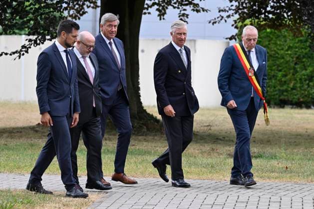 King Philippe of Belgium in the High Fens VOTTEM, BELGIUM - AUGUST 17 : King Philippe of Belgium, in the presence of Adrien Dolimont (MR), Minister-President of Wallonia, responsible for Budget, Finance, Research and Animal Welfare, Bernard Quintin (MR), Minister of Security and the Interior, responsible for Beliris of Federal Government, Jan Jambon (N-VA), Deputy Prime Minister and Minister of Finance and Pensions of Federal Government, Herve Jamar, Governor of the province of Liege, meets with teams mobilized against the High Fens wildfire and for public safety during his visit to the provincial crisis center in Vottem, on August 17, 2026 in Vottem, Belgium, 17 08 2026 Vottem Belgium  Copyright: xDhax