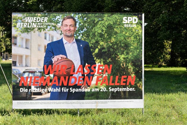 Berlin,11.08.2026,Wahlplakate zur Wahl zum 20.Abgeordnetenhaus von Berlin sowie zu den Bezirksverordnetenversammlungen am 20.09.2026.Aufgenommen im Bezirk Spandau. *** Berlin, August 11, 2026—Election posters for the election to the 20th Berlin House of Representatives and the district councils on September 20, 2026. Photographed in the Spandau district.