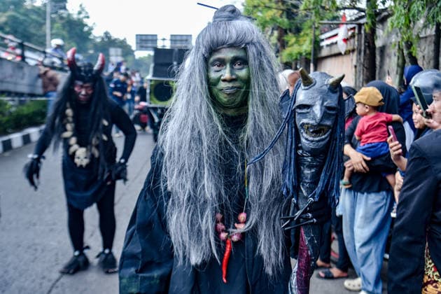 August 17, 2026, Bandung, West Java, Indonesia: People wearing creative costumes walk during parade to celebrate the 81st anniversary of Indonesia s independence in Bandung, Indonesia. Bandung Indonesia  - ZUMAr272 20260817_zip_r272_034 Copyright: xDimasxRachmatsyahx