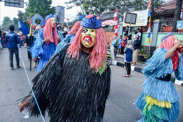 August 17, 2026, Bandung, West Java, Indonesia: People wearing creative costumes walk during parade to celebrate the 81st anniversary of Indonesia s independence in Bandung, Indonesia. Bandung Indonesia  - ZUMAr272 20260817_zip_r272_042 Copyright: xDimasxRachmatsyahx