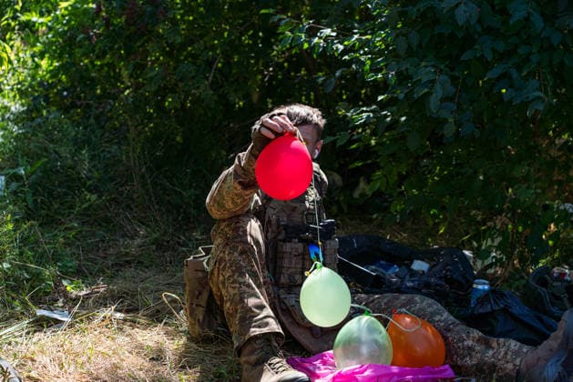 Khartiia brigade trains to counter FPV drones on Ukraine s frontline KHARKIV OBLAST, UKRAINE - AUGUST 17: Members of the air defense unit of the Khartiia Brigade demonstrate training against FPV drones in Kharkiv Oblast, Ukraine, on August 17, 2026. Soldiers attach balloons to FPV drones and practice shooting them down during the exercise. The training aims to improve the ability of air defense and infantry personnel to counter FPV drones in real combat situations along the front lines. Carlo Bravo Anadolu Kharkiv Ukraine. Editorial use only. Please get in touch for any other usage.  Copyright: x2026xAnadoluxCarloxBravox