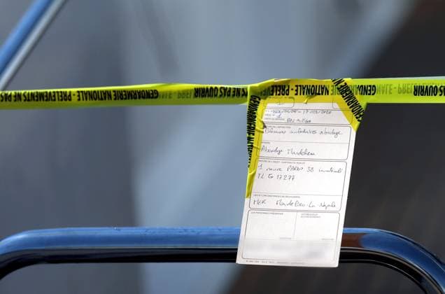 COLLISION BETWEEN TWO BOATS IN MANDELIEU-LA-NAPOULE PHOTOPQR NICE MATIN Justine Meddah Mandelieu, August 17, 2026 Relatives of the missing victim wait during the search the day after the collision between two boats at the port of Mandelieu-la-Napoule on Monday, August 17. The hard-hulled boat that collided with the semi-rigid boat has been sealed off. Mandelieu, France, Aug. 17, 2026. Two pleasure boats collided in the Bay of Cannes. At least 10 passengers were injured, and one person is reported missing. Mandelieu, France  Copyright: xPHOTOPQR NICExMATIN MAXPPPxJustinexMeddahx 20260817NIM3442 20260817NIM3442