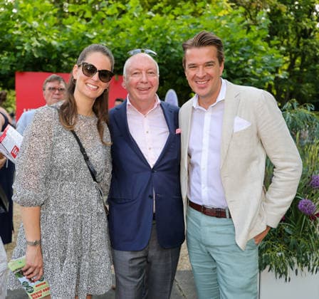 168. Henkel-Preis der Diana in Düsseldorf - Kimberley Scheidt, Deutscher Galopp, Besitzer Manfred Ostermann mit Alexander Sandy Franke i Führring Düsseldorf Galopprennbahn NRW Deutschland *** 168th Henkel Preis der Diana in Düsseldorf: Kimberley Scheidt, Deutscher Galopp, owner Manfred Ostermann, with Alexander Sandy Franke in the parade ring at the Düsseldorf Racetrack, North Rhine-Westphalia, Germany