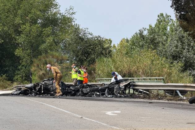 Military plane crash on the D113 near Salon-de-Provence PHOTOPQR LA PROVENCE Gilles BADER Marseille, August 17, 2026 Military plane crash on the D113 near Salon-de-Provence; bomb squad detonates the ejection seat firing mechanism, which had not been used. Salon-de-Provence, France, August 17, 2026 – A French Air and Space Force Cirrus SR20 training aircraft is seen after making an emergency landing on the D113 road near Salon-de-Provence. The aircraft caught fire following the landing. Marseille, Bdr, France  Copyright: xPHOTOPQR LAxPROVENCE MAXPPPxGillesxBADERx 20260817PVL3230 20260817PVL3230