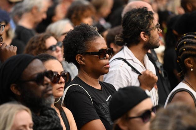 August 17, 2026, London, London, UK: London, UK. People attend a vigil in Trafalgar Square for the British academic Jason Arday who was found dead at his London home. Arday resigned last week as a Cambridge University Professor of sociology of education after allegations of plagiarism and questions about some of his achievements. London UK  - ZUMAl94_ 20260817_zaf_l94_050 Copyright: xRayxTangx