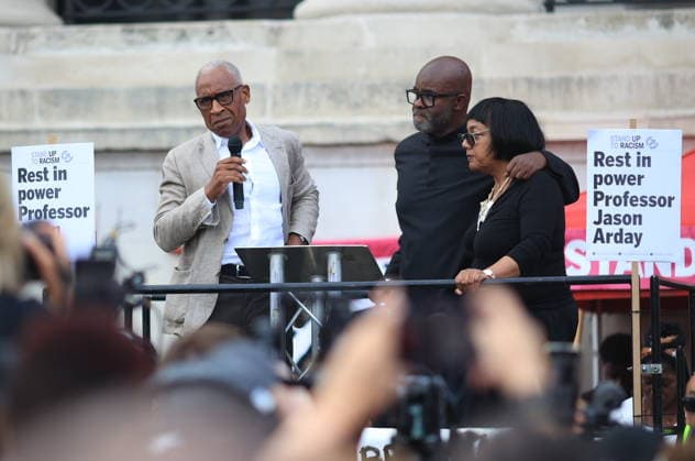 August 17, 2026, London, London, UK: London, UK. Mourners gather for a vigil for Professor Jason Arday in Trafalgar Square, central London. Jason Arday, a sociology professor at the University of Cambridge, was found dead at a home in Battersea on Friday, days after resigning amid plagiarism allegations. London UK  - ZUMAl94_ 20260817_zaf_l94_056 Copyright: xMarcinxNowakx