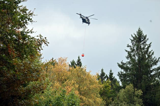 Forest fire continues in eastern Belgium HAUTES FAGNES, BELGIUM - AUGUST 17: Helicopters belonging to Belgium s Federal Police are supported by helicopters sent from the Netherlands, Germany and Norway, as well as firefighting aircraft from Sweden, in efforts to combat a forest fire in the Hautes Fagnes (High Fens) region of eastern Belgium on August 17, 2026. The fire, which broke out on Friday, has affected approximately 3,000 hectares, while its spread has slowed compared with previous days. Dursun Aydemir Anadolu Brussels Belgium. Editorial use only. Please get in touch for any other usage.  Copyright: x2026xAnadoluxDursunxAydemirx
