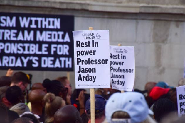 August 17, 2026, London, England, United Kingdom: Large crowds of people gather in Trafalgar Square during a vigil for Jason Arday. The former sociology professor at the University of Cambridge died several days after he resigned following accusations of academic plagiarism and scrutiny of his personal claims. London United Kingdom  - ZUMAv130 20260817_zip_v130_075 Copyright: xVukxValcicx