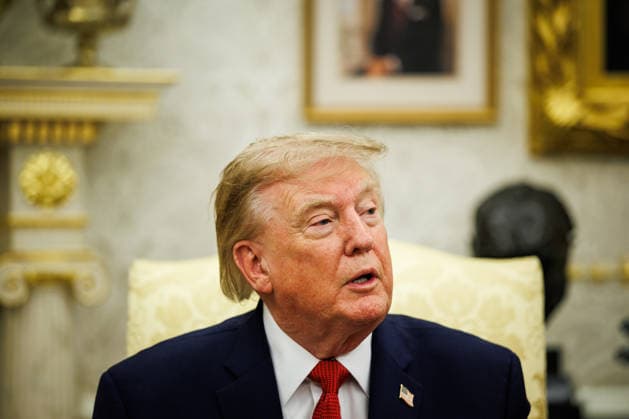 August 17, 2026, Washington, District Of Columbia, USA: United States President Donald J Trump answers questions from reporters after meeting with Lifeguard Ryder Williams in the Oval Office of the White House in Washington, DC on August 17, 2026. Ryder Williams, a 16-year-old lifeguard, saved the life of 10-year-old Nathaniel Rai at Seabright Beach in Santa Cruz, California, on July 25 Washington USA - ZUMAs152 20260817_faa_s152_012 Copyright: xSamuelxCorumx-xPoolxviaxCNPx