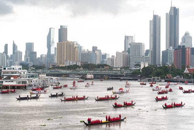 The rehearsal for the Royal Barge Procession in Bangkok - 17 Aug 2026 Thai oarsmen row royal barges during a rehearsal for the Royal Barge Procession. The rehearsal was held in preparation for the Royal Barge Procession on November 6, 2026, which will take place as part of the annual Royal Kathina ceremony at the end of Buddhist Lent. Bangkok Thailand Copyright: xPeeraponxBoonyakiatx xSOPAxImagesx Peerapon-Boonyakiat-1442924