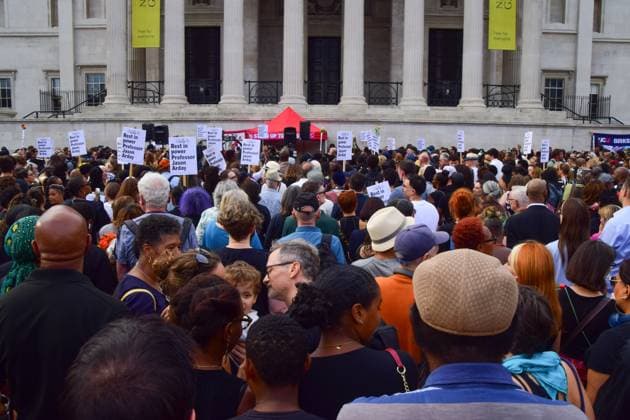 Vigil For Jason Arday in London, UK - 17 Aug 2026 Large crowds of people gather in Trafalgar Square during a vigil for Jason Arday. The former sociology professor at the University of Cambridge died several days after he resigned following accusations of academic plagiarism and scrutiny of his personal claims. London United Kingdom Copyright: xVukxValcicx xSOPAxImagesx Vuk-Valcic-1442947