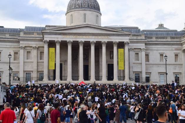 Vigil For Jason Arday in London, UK - 17 Aug 2026 Large crowds of people gather in Trafalgar Square during a vigil for Jason Arday. The former sociology professor at the University of Cambridge died several days after he resigned following accusations of academic plagiarism and scrutiny of his personal claims. London United Kingdom Copyright: xVukxValcicx xSOPAxImagesx Vuk-Valcic-1442948