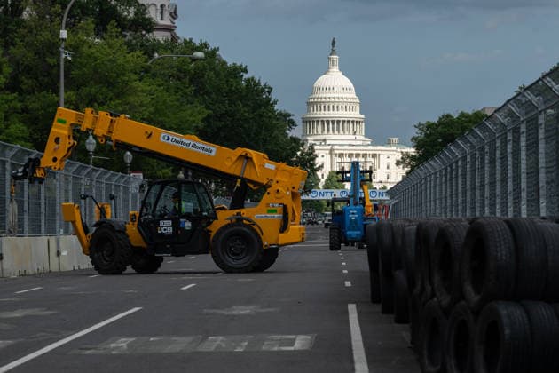 Ahead of Freedom 250 Grand Prix in Washington DC WASHINGTON, D.C., UNITED STATES - AUGUST 17: Preparations are underway across Washington, D.C., ahead of the Freedom 250 Grand Prix on August 17, 2026. Workers are setting up the temporary street circuit and safety infrastructure on and around the National Mall ahead of the IndyCar Series race scheduled for August 23. Mehmet Eser Anadolu Washington D.C. United States. Editorial use only. Please get in touch for any other usage.  Copyright: x2026xAnadoluxMehmetxEserx