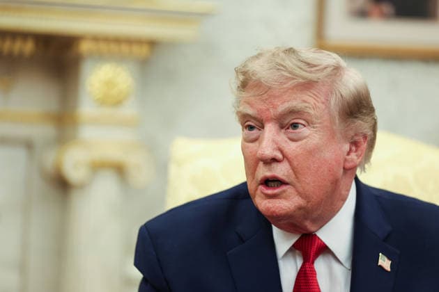July 23, 2026, Washington, District Of Columbia, USA: United States President Donald J Trump hosts Lifeguard Ryder Williams in the Oval Office of the White House in Washington, DC on August 17, 2026. Ryder Williams, a 16-year-old lifeguard, saved the life of 10-year-old Nathaniel Rai at Seabright Beach in Santa Cruz, California, on July 25. .SAMUEL CORUM POOL CNP PI Washington USA - ZUMAp124 20260723_zaa_p124_004 Copyright: xSamuelxCorumx