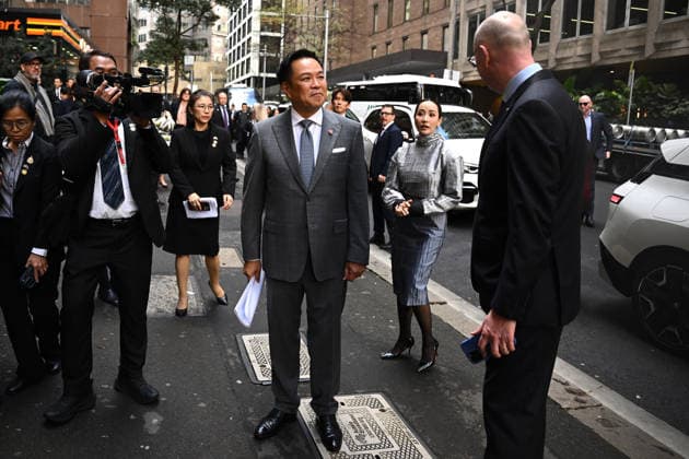 ANUTIN CHARNVIRAKUL AUSTRALIA VISIT, Prime Minister of Thailand Anutin Charnvirakul and his wife Thananon Charnvirakul are greeted by Michael Fullilove of the Lowy Institute (right) prior to delivering an address, in Sydney, during his visit to Australia, Tuesday, August 18, 2026. ( NO ARCHIVING SYDNEY NEW SOUTH WALES AUSTRALIA  Copyright: xDANxHIMBRECHTSx 20260818128884178919