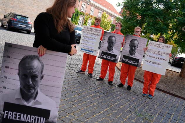 Denmark political leaders in civil case Youth of The Social Liberal Party supporting their political leader Martin Lidegaard as he arrives at the court in Frederiksberg, Denmark, Tuesday August 18, 2026. The civil case concerns chariman of The Danish People s Party Morten Messerschmidt suing political leader of The Social Liberal Party Martin Lidegaard after a statements from Lidegaard that The Danish People s Party policy is about skin color. , Frederiksberg Denmark *** Danish political leaders in a civil case: Members of the Social Liberal Party’s youth wing support their political leader, Martin Lidegaard, as he arrives at the courthouse in Frederiksberg, Denmark, Tuesday, August 18, 2026. The civil case involves Morten Messerschmidt,  Copyright: LiselottexSabroex spdk20260818-084539-L