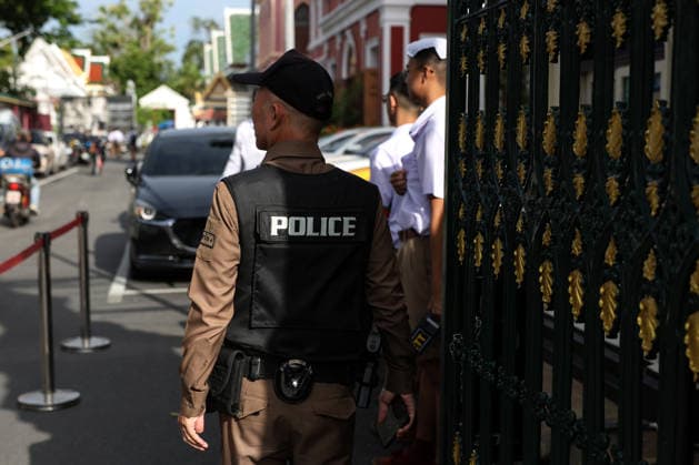 Thai schools tighten security after deadly shooting BANGKOK, THAILAND - AUGUST 18: A police officer stands at the entrance to a school in Bangkok, Thailand, on August 18, 2026. Following a deadly school shooting on August 7, Thailand s government pledged tougher gun controls and made school safety a national priority, with schools stepping up weapons screening and other security measures. Valeria Mongelli Anadolu Banghok Thailand. Editorial use only. Please get in touch for any other usage.  Copyright: x2026xAnadoluxValeriaxMongellix