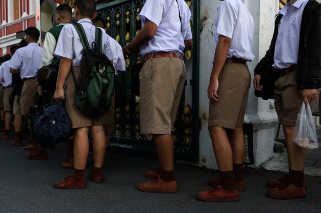Thai schools tighten security after deadly shooting BANGKOK, THAILAND - AUGUST 18: Students queue for weapons screening before entering a school in Bangkok, Thailand, on August 18, 2026. Following a deadly school shooting on August 7, Thailand s government pledged tougher gun controls and made school safety a national priority, with schools stepping up weapons screening and other security measures. Valeria Mongelli Anadolu Banghok Thailand. Editorial use only. Please get in touch for any other usage.  Copyright: x2026xAnadoluxValeriaxMongellix